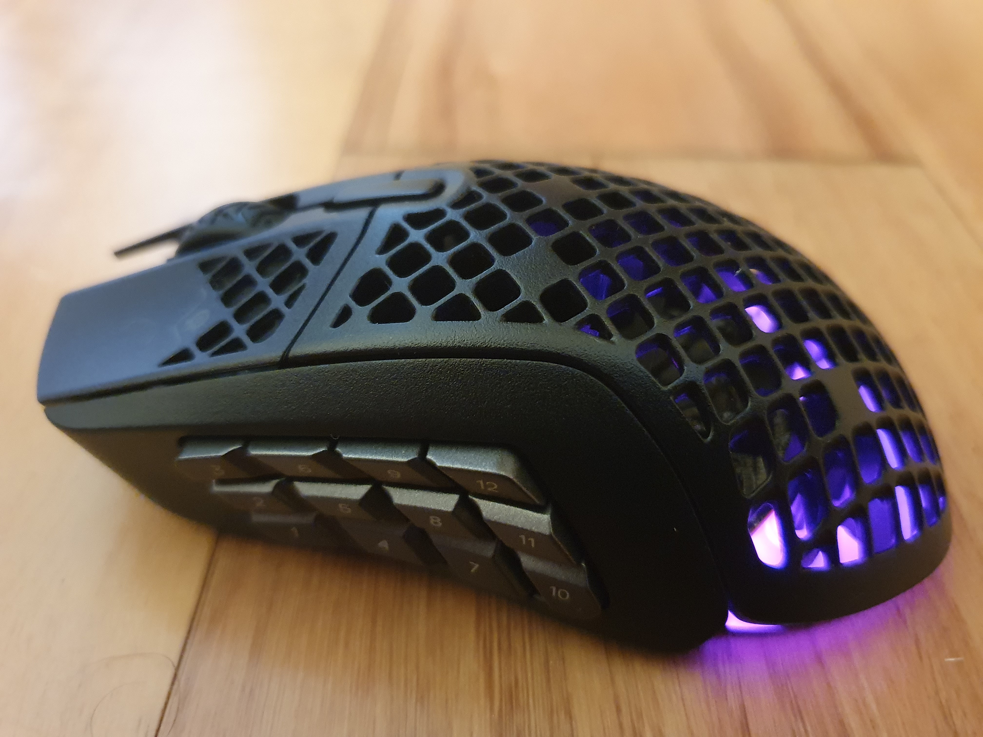 SteelSeries Aerox 9 Wireless - Best gaming mouse for MOBA and MMO games runner-up